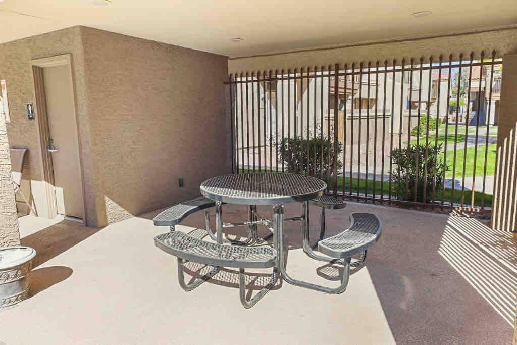 The Cool Cactus Condo With Pool And Jacuzzi 坦培 外观 照片